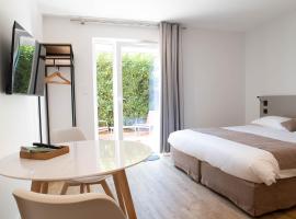 LOGIS LES CEPAGES / RESTAURANT LE RAISIN, hotell med parkering i Pont-de-Vaux