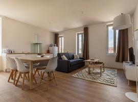ABEILLE - 2 chambres et 1 canapé-lit, 1er étage, parking, cheap hotel in Castelsarrasin
