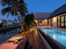 Entire Luxury Private Pool Villa No.8 Chiang Mai, huvila kohteessa Chiang Mai