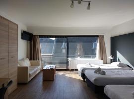 Room in Studio - Value Stay Residence Mechelen - Studio Triple, hotel en Malinas