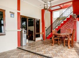 The Homey Rooms and Tours