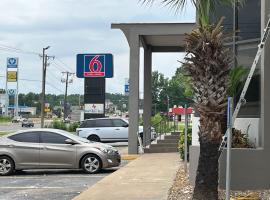 Motel 6 Nacogdoches TX SFA University, hotel en Nacogdoches