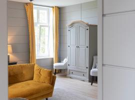 Gutshauszimmer Premium, homestay in Neu Gaarz