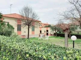 Casa di Adele con giardino privato a 250 mt dal mare