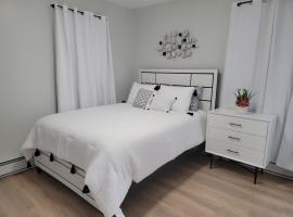 Room for rent with own bathroom, hotel with parking in Hartford