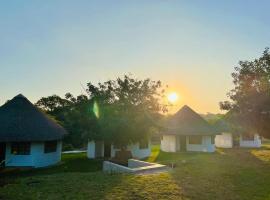 Emakhabeleni Bed & Breakfast, hotel with parking in Manguzi