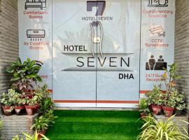 Hotel 7 DHA, nhà nghỉ dưỡng gần biển ở Karachi