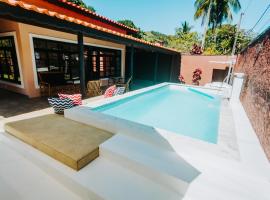 Casa c/ Piscina e Área Gourmet Perto da Praia, ваканционна къща в Сао Себастиао