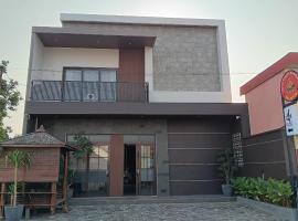 44 Guest House Syariah, guest house in Purwokerto