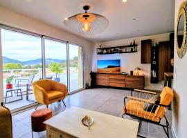 Appartement neuf, avec vue montagnes.