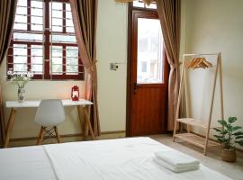 Tom's house motorbikes tour and homestay, hotel s vířivkou v destinaci Làng Me