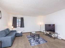 Private/Quiet 2-Bed Apartment, hotel in Dayton
