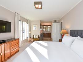 Relaxing wine country condo at Silverado in Napa, kh&aacute;ch sạn c&oacute; hồ bơi ở Napa