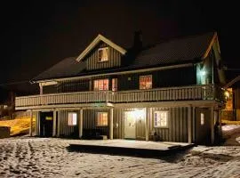 Hjemmekoselig leilighet i underetasje