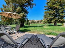 Relax in Comfort with Fairway Views at Silverado North Course, cottage in Napa