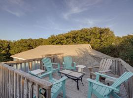 Outer Banks Retreat - Walk to Beach!, hotell sihtkohas Southern Shores