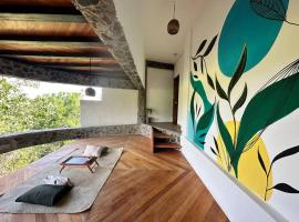 Tower house with 2 terraces and AC, rumah percutian di Mazunte