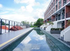 Marina House MUAYTHAI Ta-iad Phuket – hotel w mieście Chalong