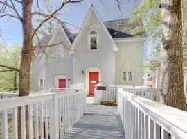 2MBR/2.5BA, easy access, hot tub, firepit, arcade. jacuzzi