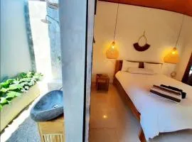 Tropical Villa Homestay with cute pets