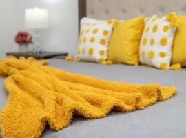 The Luxurious Château, khách sạn ở Kingston