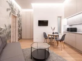 Kl31 - Central Residence - Klauzál Square by BQA