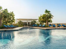 Radisson Dubai Damac Hills, golf hotel in Dubai