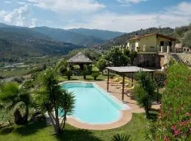 VILLA VITTORIO 6&2 Emma Villas