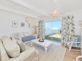 Chez Nous In Arniston, hotel v destinaci Arniston