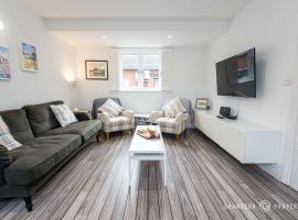 The Herons Nest by Grandeur Property, ξενοδοχείο σε Lymington