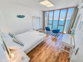 Umag center seafront seaview old town apartment 1, hotel v destinaci Umag