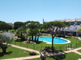 NPG429 - Holiday Beach House on the Golf Course, villa em Huelva