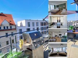 Ulmer Penthouse für 7, Arbeitsplatz, XXL-Dachterrasse, Grill, Wii, Hotel in Ulm