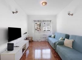 Cozy and Vintage Apartment: Carcavelos'ta bir daire