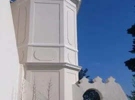 Villa-Chateau Les Terrasses - Tamaris, plage des Sablettes, mer au bas de la propriété