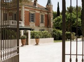 Mas d'Arvieux, hotel v destinaci Tarascon