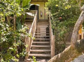 Prumirim Surf Suítes, hotel berdekatan Promirim Waterfall, Ubatuba