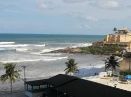 Apartamento, ampla sacada com vista para o mar!, hotel en Itanhaém