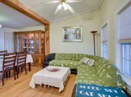 Pet-Friendly North Conway Cottage - Hike and Ski!: North Conway şehrinde bir otel