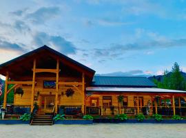 McKinley Creekside Cabins, hotel romântico em McKinley Park