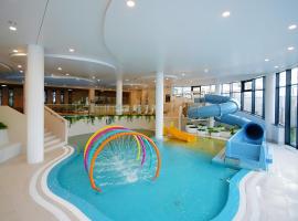 Apartament Słoneczny Lux - Resort AQUA POLANKI - Baseny-Sauny-Siłownia-2023r, resort em Kolobrzeg
