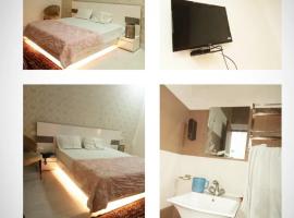 Hoytel Divine-2, hotel v destinaci Palwal