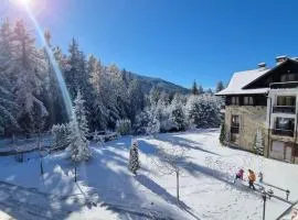 BH & Semiramida Ski Apartment