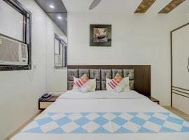 Hotel O Falcon, hotel in Kalyan