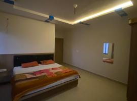 Paradise residency and cafe, hotel en Gwalior