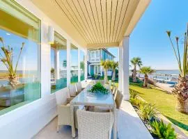 Coastal Luxury Beauty on the Bay