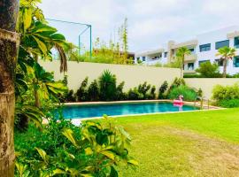 Super appartement avec piscine, hotel in Tamaris