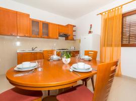 Apartments Ana, hotel in Biograd na Moru