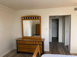 One Bedroom Executive Condo Close to UNR and TMCC, hotel u gradu 'Reno'