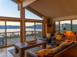 Sierra at Rubicon - 3 BR, Panoramic Lake Views, Private Hot Tub & Private beach!, cottage in Tahoma